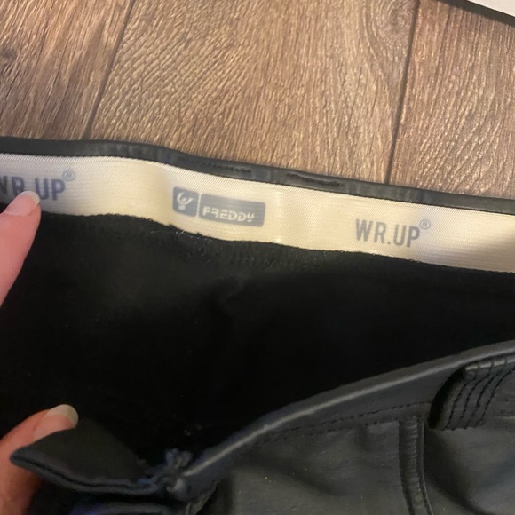 Black vegan leather Freddy’s WRUP - Picture 3 of 3